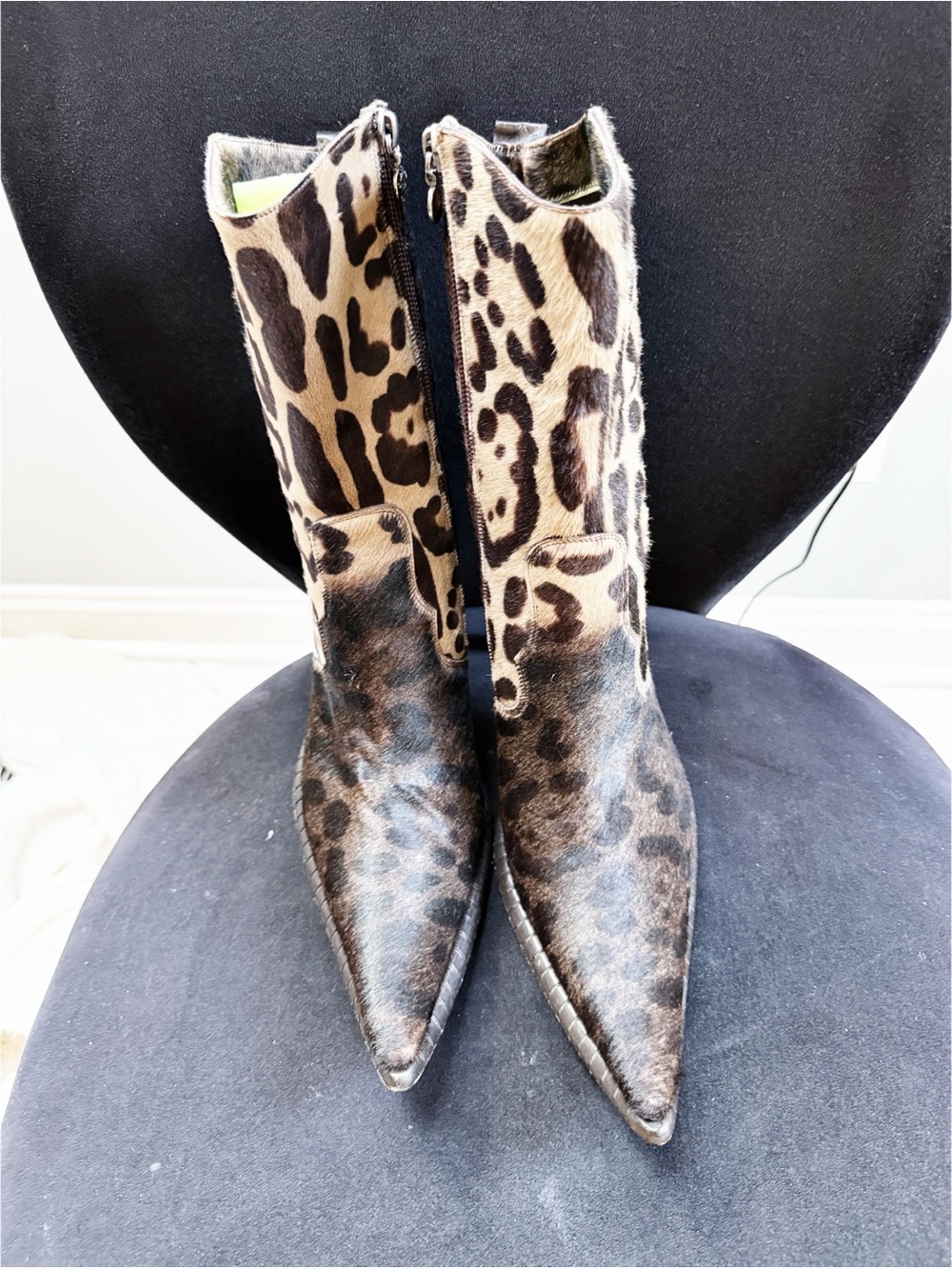 NWT Gianni Bravo Leopard Print Pony Hair Pointed-Toe Ankle Boots - Women - Picture 2 of 5